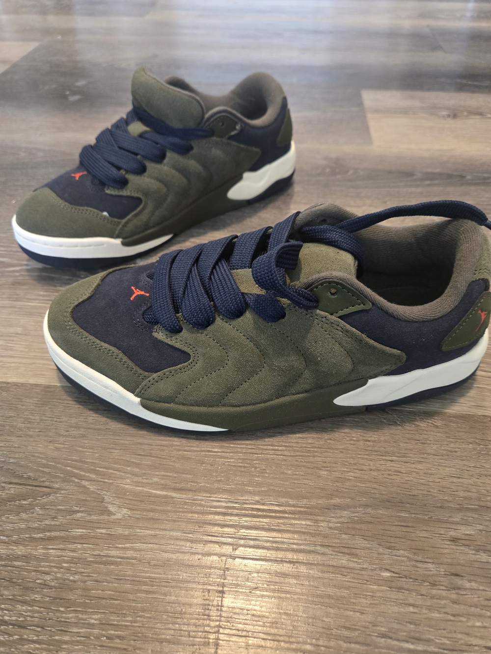 Nike Air Jordan Flight Men’s Size 8.5 Olive Navy Suede NEW
